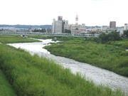 【浅川】 徒歩 3分
一級水系多摩川の支川浅川がすぐ近くを流れています。