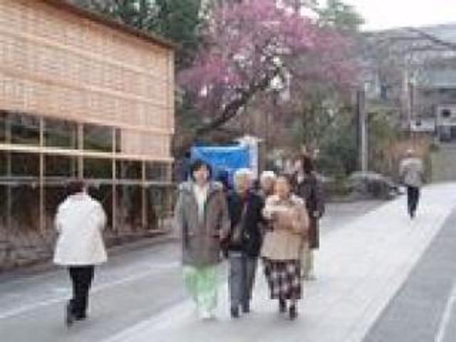 [施設の日常・イベント]参道をそぞろ歩き。