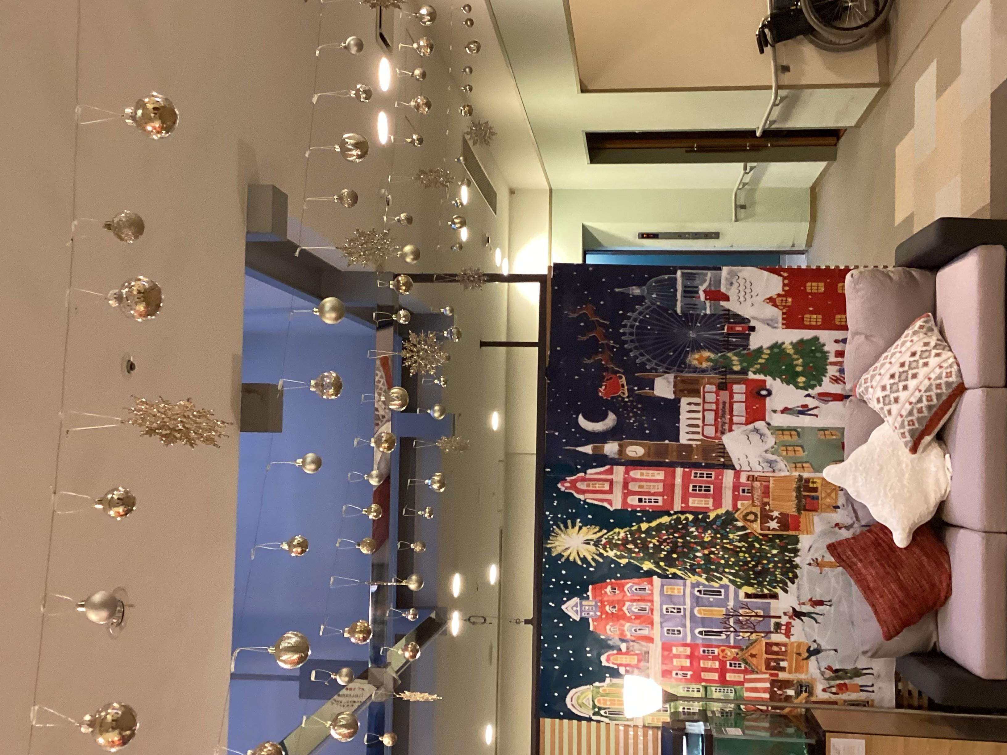 クリスマス装飾でお出迎え☆