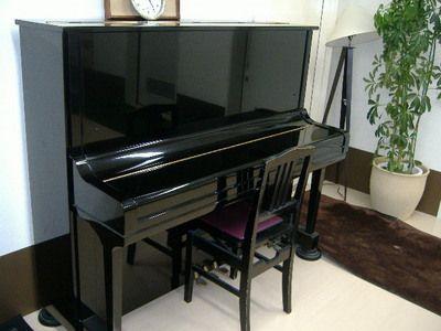 談話室のピアノ