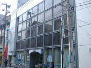 【銀行】 徒歩 9分
阪神青木駅前には、みなと銀行があります