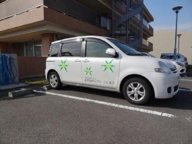 施設車