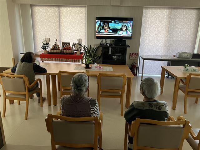 映画鑑賞会を行いました♪