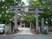 【船寺神社】 徒歩 11分
駅前にある神社では緑も多く、お散歩コースとしても最適です。