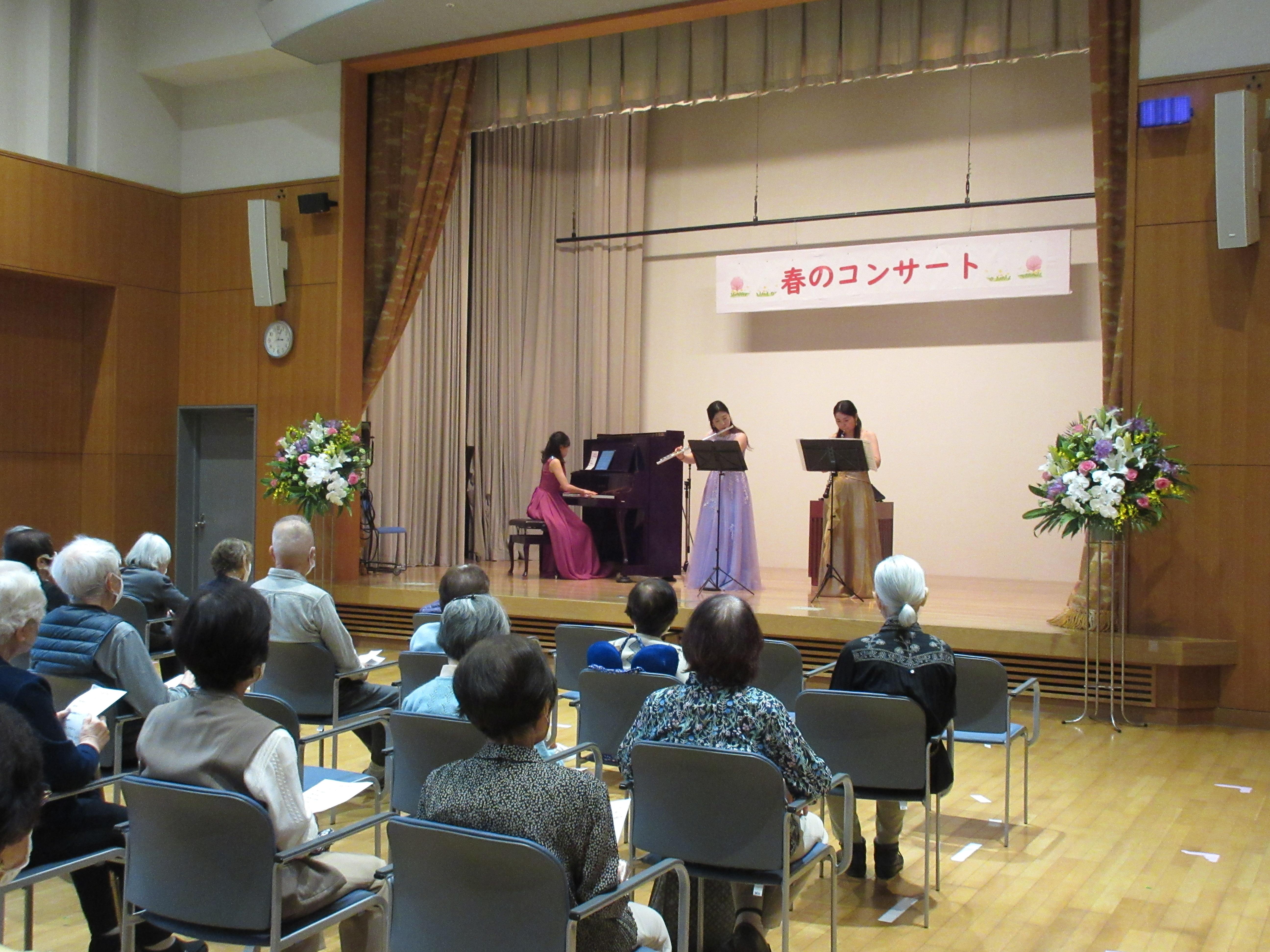 [施設の日常・イベント]施設1階のドマーニホールは音響がよく、コンサートの満足度がとても高く人気です。