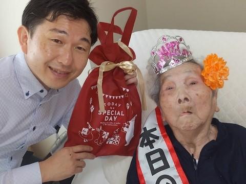 毎月恒例！！『誕生日会』
