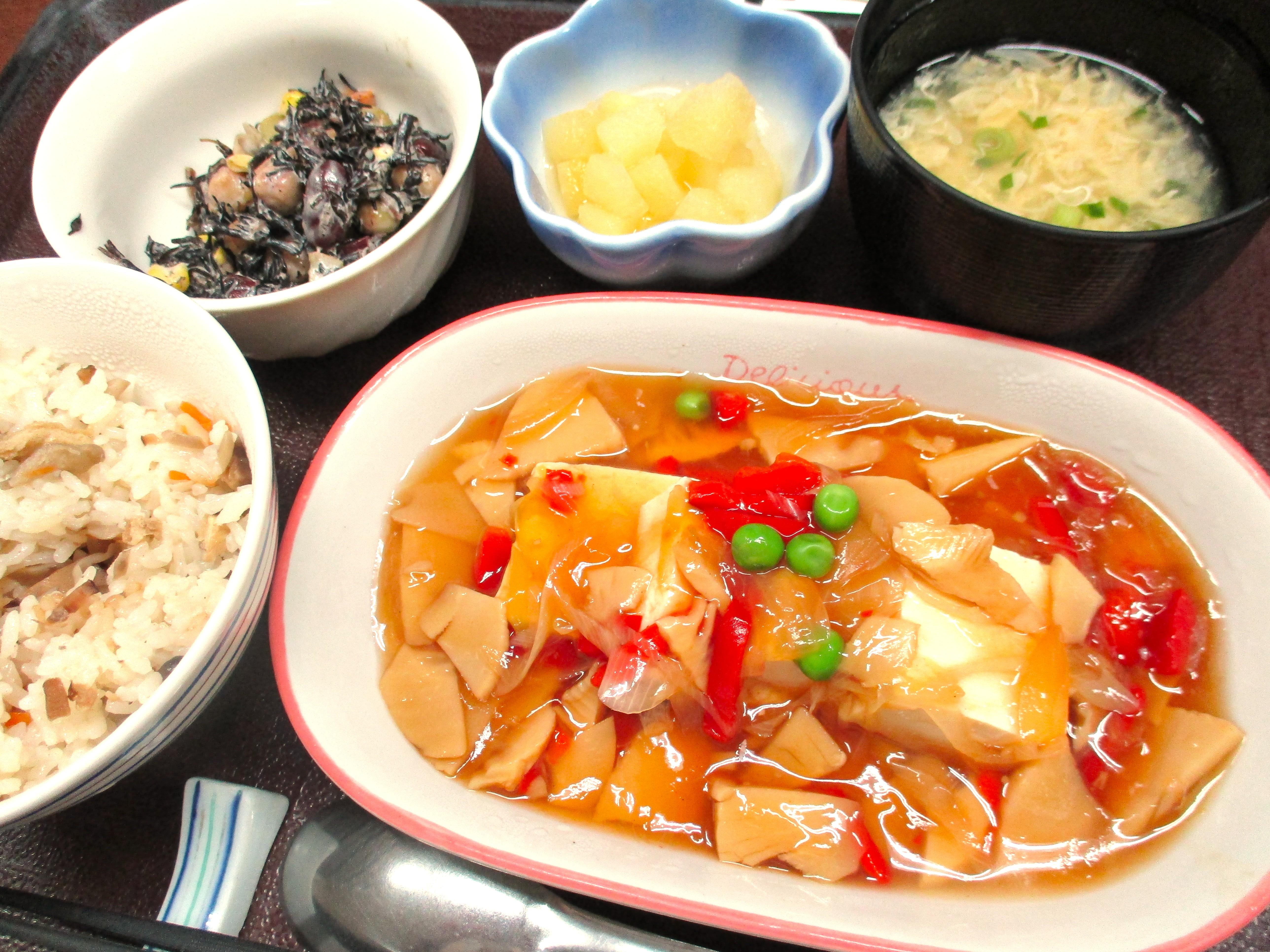 パールヴィラ太宰府🍲10月12日は「豆腐の日」!健康人気メニュー