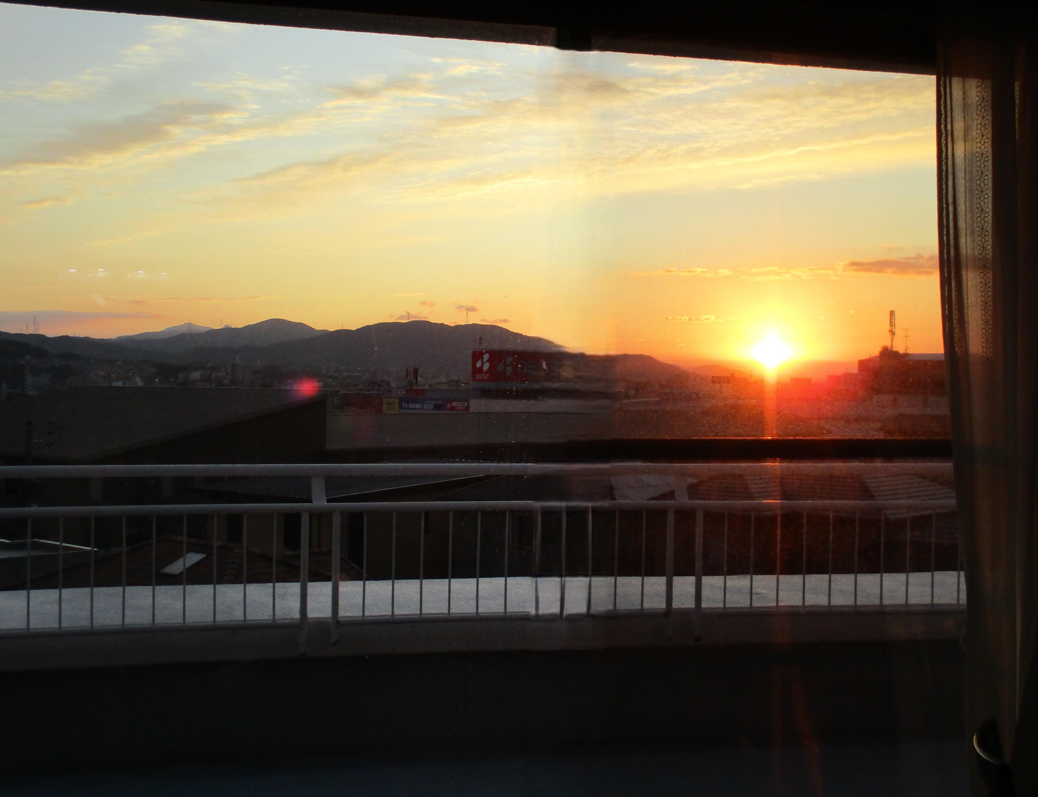 【初日の出】パールヴィラ太宰府 本館3階から迎える、静かな新年の朝