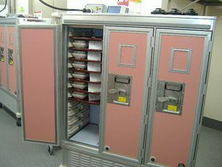 [お食事]温度制御ができる専用カートでより美味しく