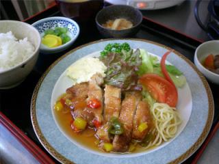 [お食事]目でも楽しめるお食事をご用意しています。