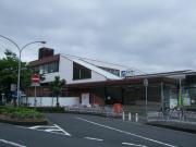 【JR福知山線「猪名寺」駅】 徒歩 12分
便利なJRの駅へも、徒歩１２分で行くことができます。