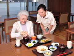 「アライブ世田谷代田」開設一周年記念、錦秋のお食事付見学会