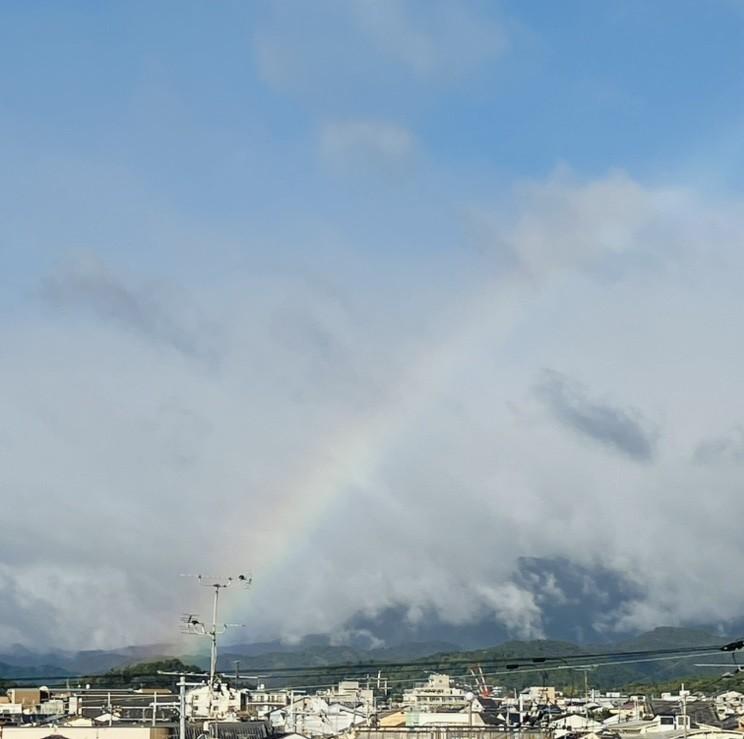 京都のとても寒い朝、虹が出ました