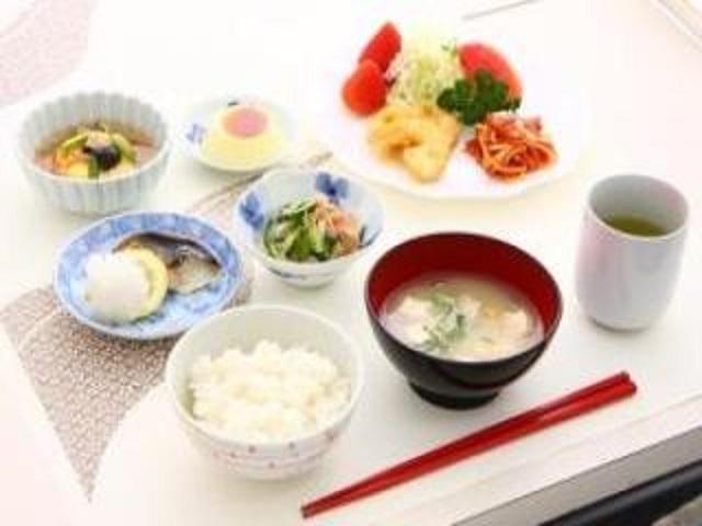 [お食事]旬の食材を生かし色彩豊かで美味しいお食事