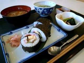 [お食事]恵方巻きと茶碗蒸し