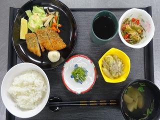 [お食事]夕食の一例(魚料理)