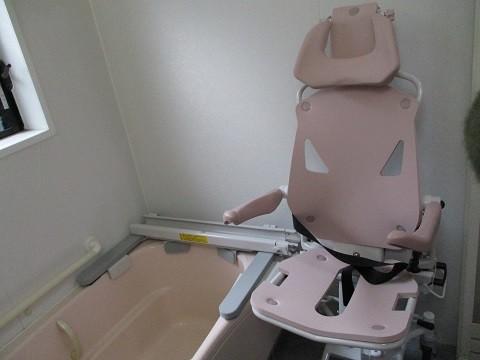 『リフト付きシャワーキャリー』設置しました