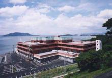 【隣接する福岡和仁会病院】 徒歩 1分
隣接する福岡和仁会病院は、協力医療機関として入居者様の健康管理を行います。