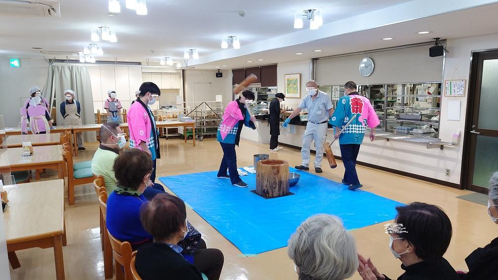 「餅つき大会」