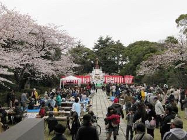 [施設の日常・イベント]【桜祭り】一年を通じて様々な行事を楽しんでいただいています。