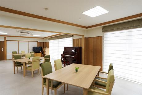 2Fリビングルーム兼食堂兼機能訓練室