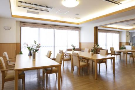 リビングルーム兼食堂兼機能訓練室