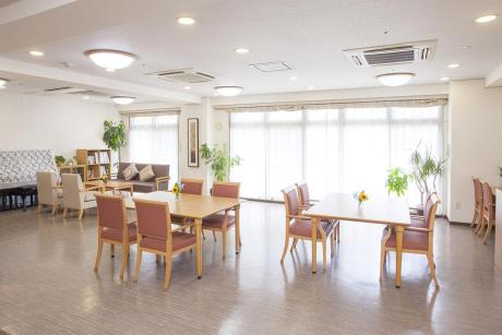 リビングルーム兼食堂兼機能訓練室