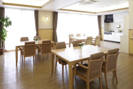 リビングルーム兼食堂兼機能訓練室