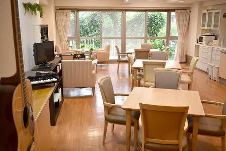 1Fリビングルーム兼食堂兼機能訓練室