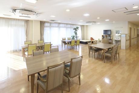 リビングルーム兼食堂兼機能訓練室