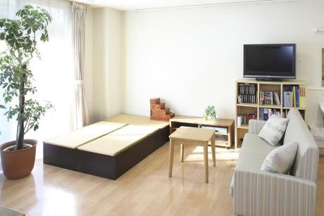 リビングルーム兼食堂兼機能訓練室