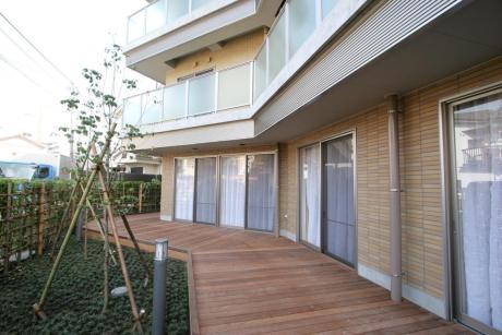 1Fウッドデッキ