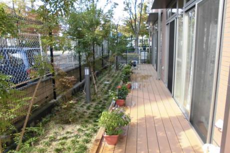 1Fウッドデッキ