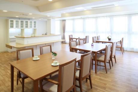 リビングルーム兼食堂兼機能訓練室