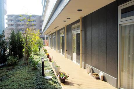 1Fウッドデッキ