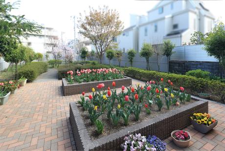 1F中庭（遊歩道）