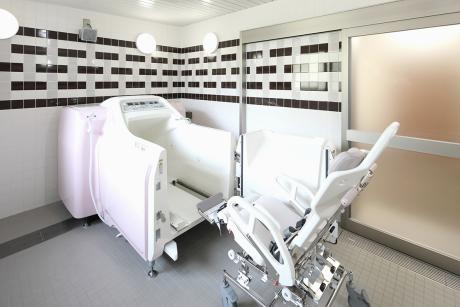 車椅子対応機械浴室