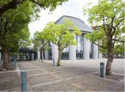 【松江市総合文化センター】 車 13分ホールと図書館の複合施設です。