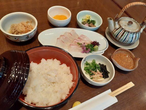 特別メニュー?『桜鯛茶漬け』