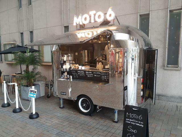 『MOTO6(モトロク)』元町商店街入口のキッチンカー?