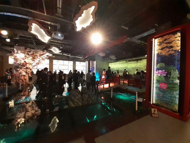 水族館「&aacute;toa」「和と灯の間」和とアートの融合は幻想的