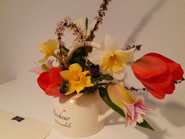 ご入居者さまには内緒でお花をプレゼント?