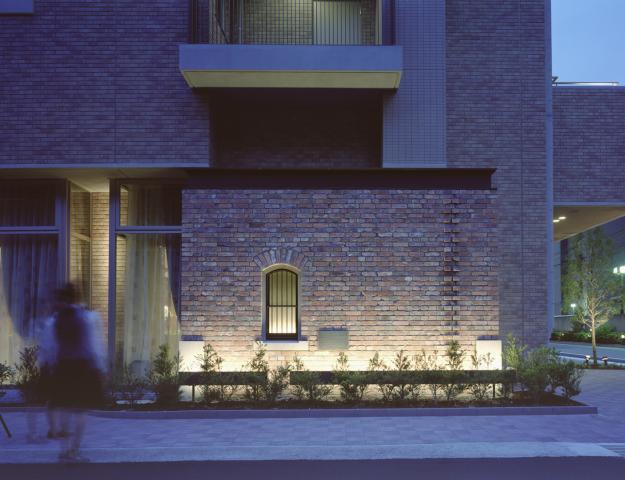 エレガリオ神戸にある震災モニュメント