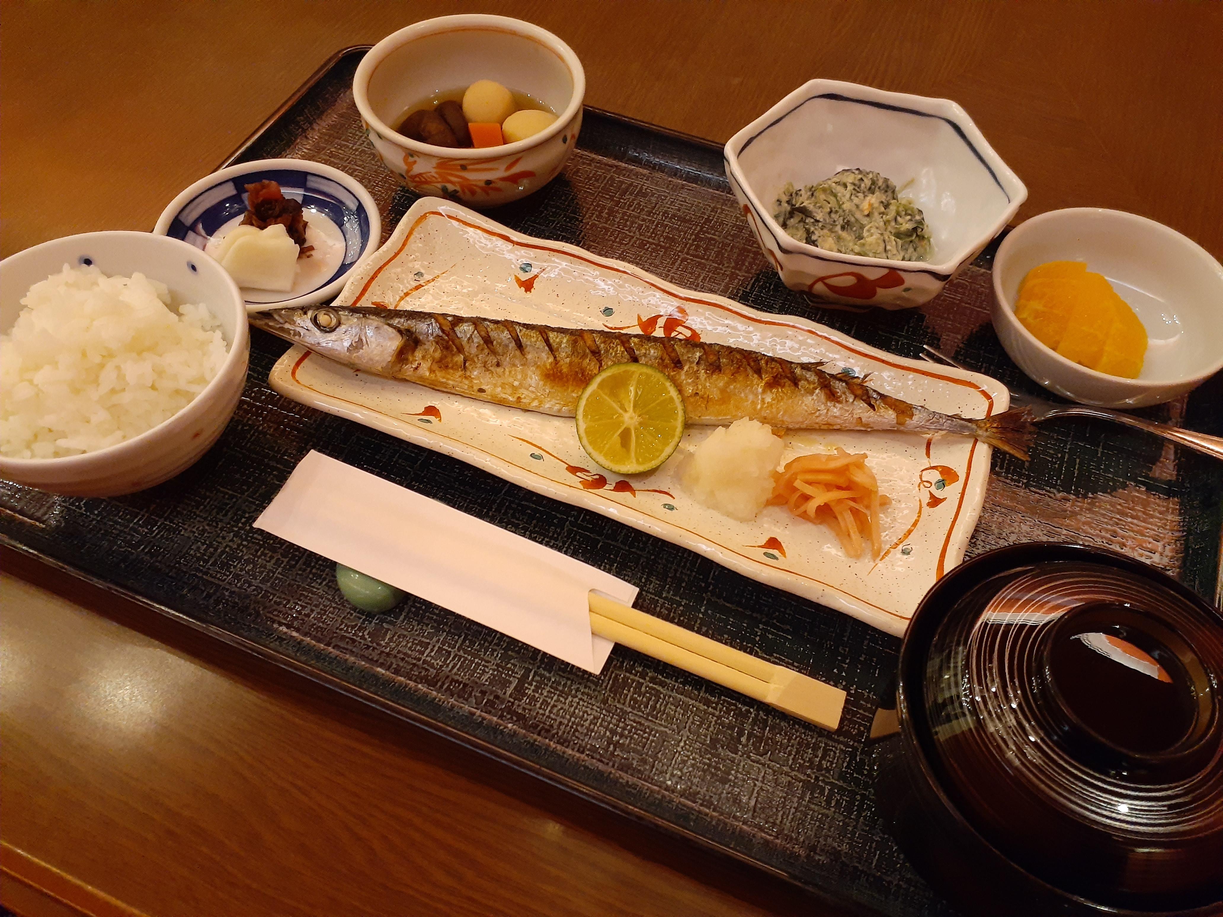 高級魚化している秋刀魚「秋刀魚の塩焼き」をご入居の皆様へご提供♪