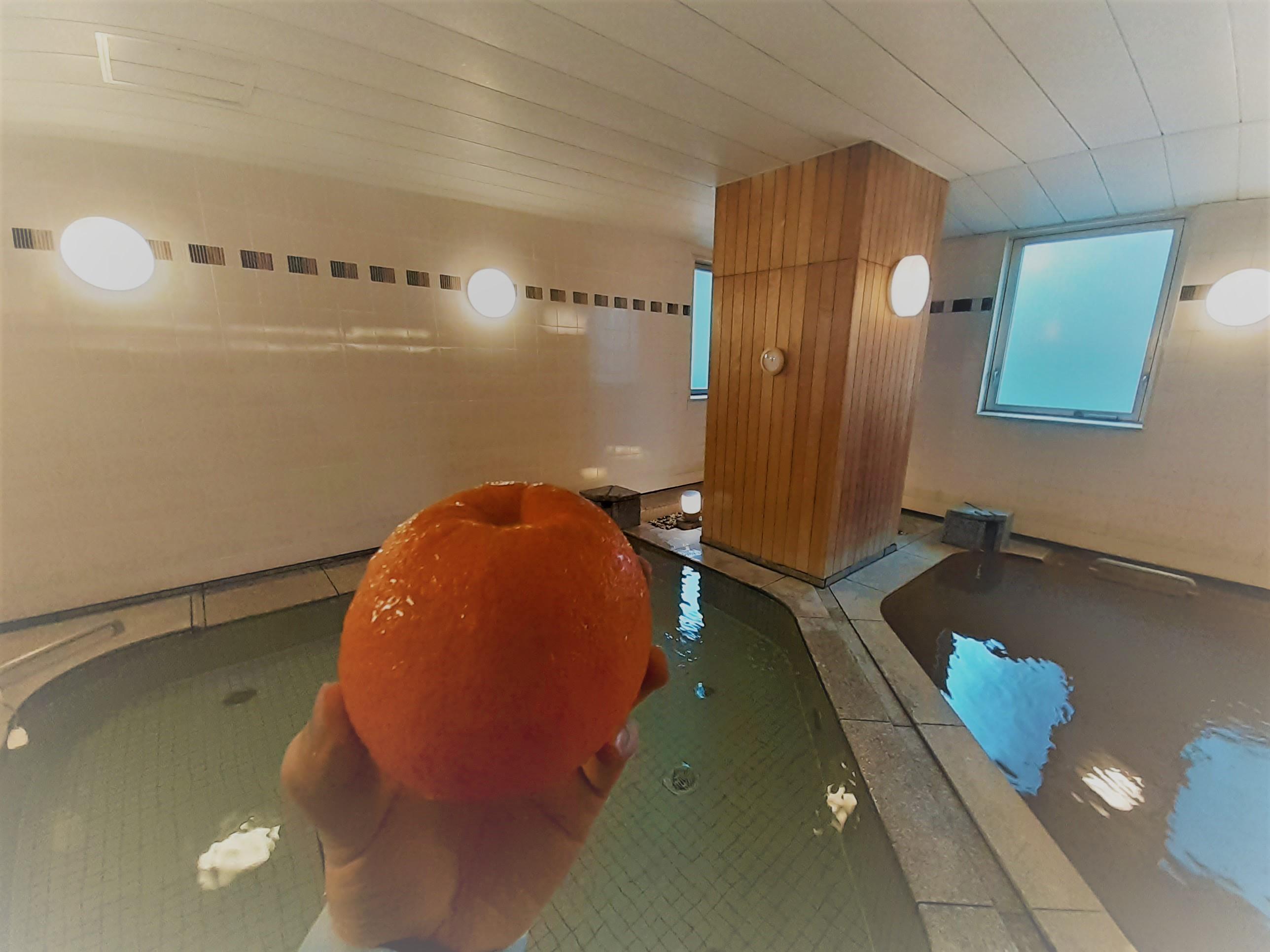 橙風呂でご入居者さんの冷えたお身体を温めます♪