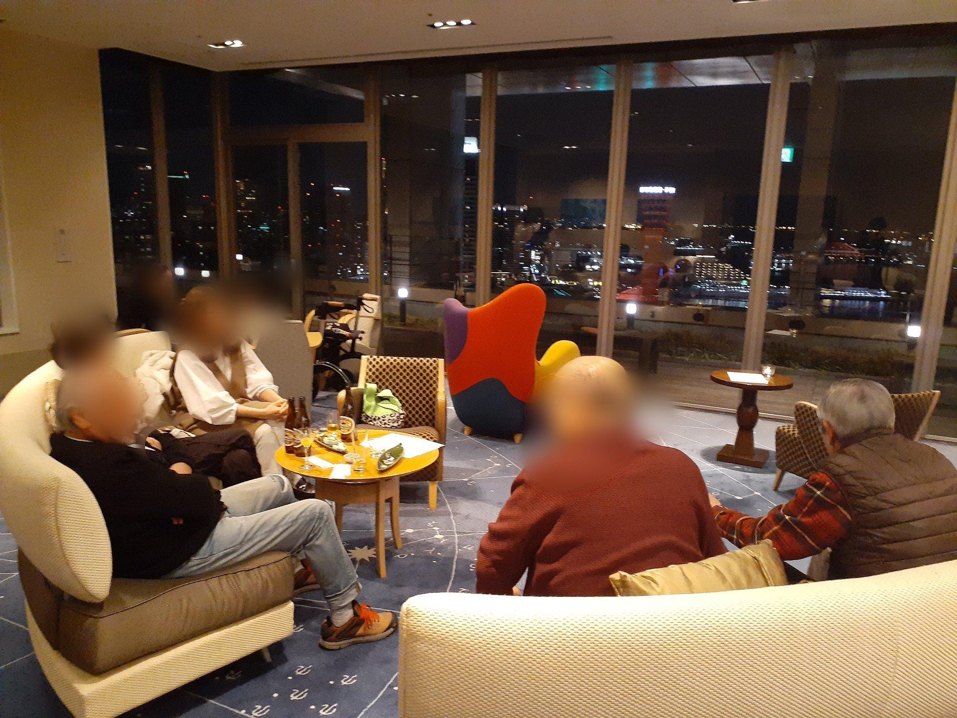 スカイラウンジBARの魅力は神戸の夜景を観ながらお酒を楽しめること🍸