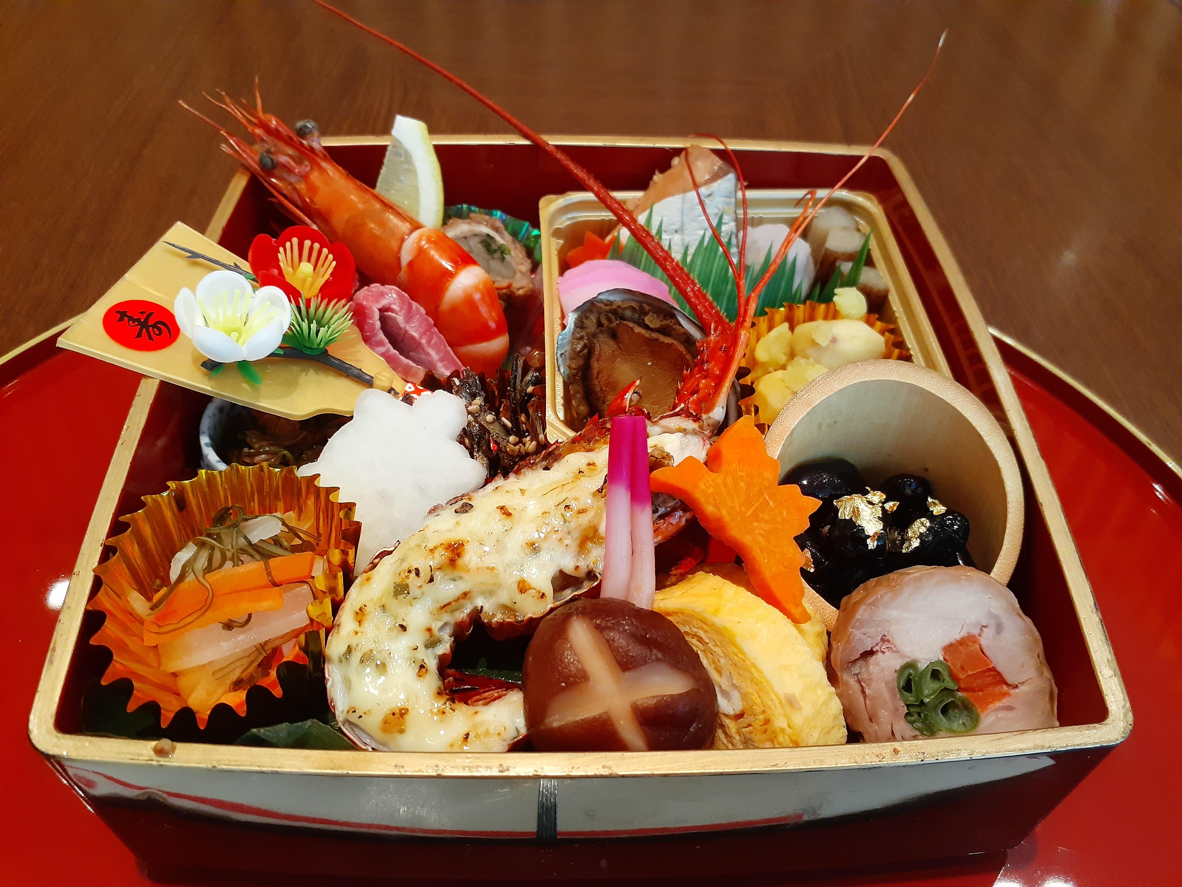 先日、元旦にご入居者さまへご提供する御節の試作品を拝見しました?