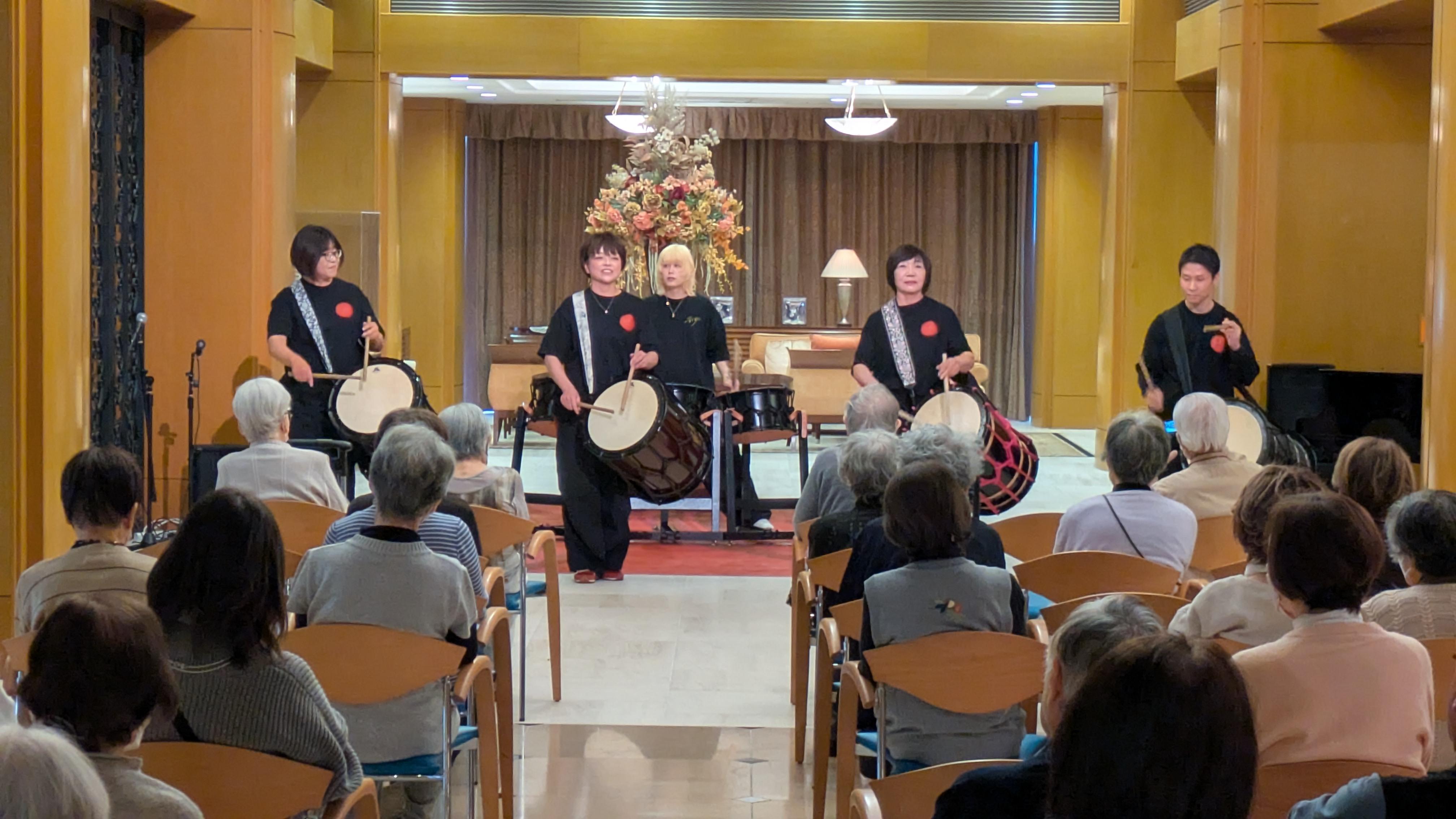 館内ロビーで和太鼓ライブを開催しました
