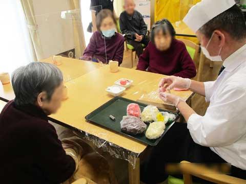おやつレクリエーション「練り切り」