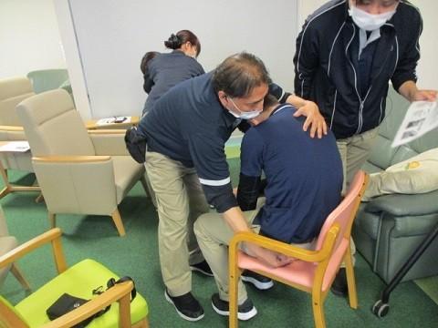 スタッフによる内部研修を実施いたしました